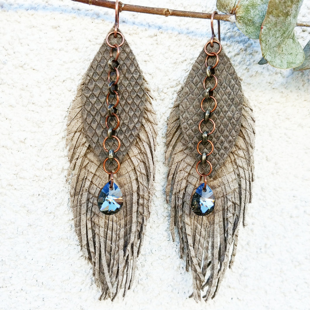 Double portion embossed feather earrings